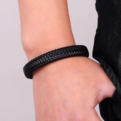 Fashion Frill Stylish Black Leather Bracelet For Men